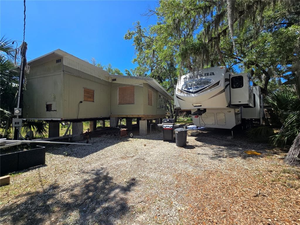 14272 W SUTTON COURT photo 4