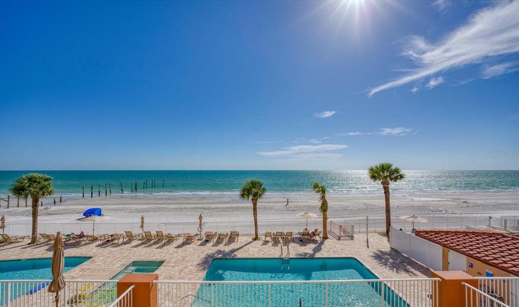 16326 GULF BOULEVARD 206 photo 3