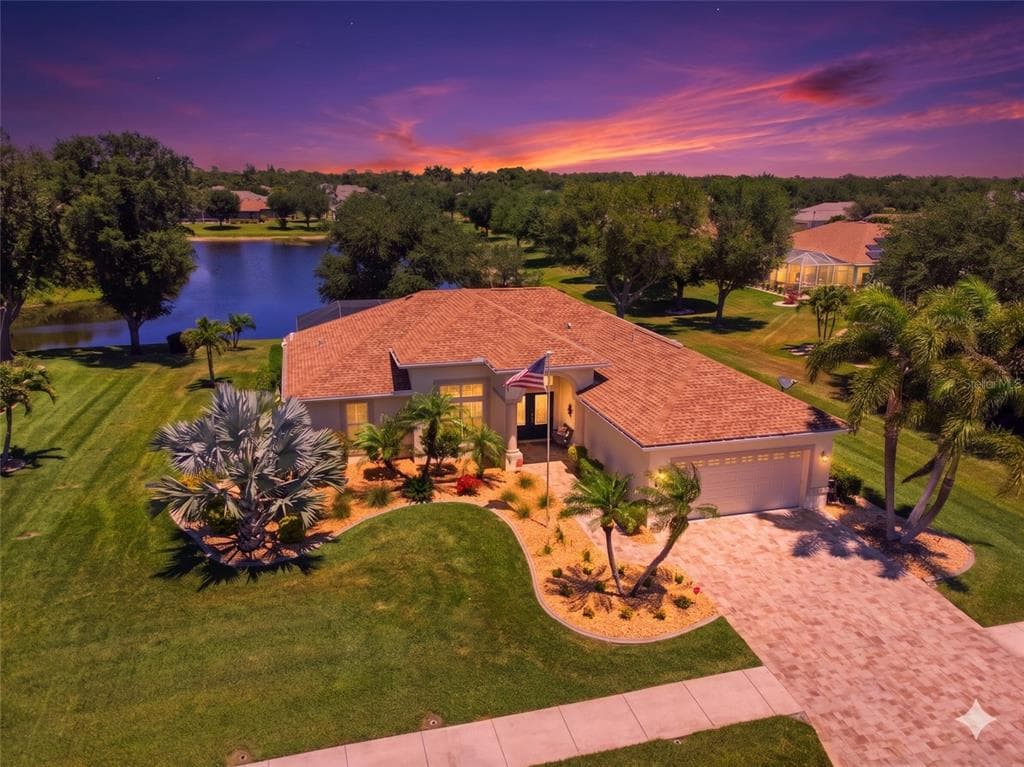 183 CLEAR LAKE DRIVE photo 1
