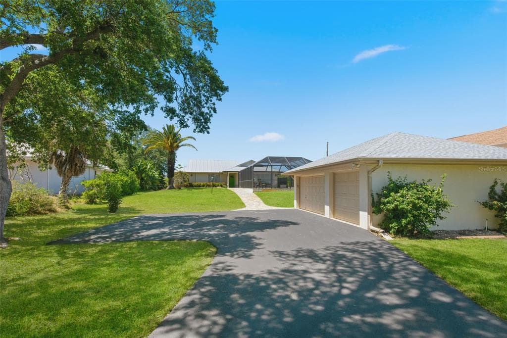 880 LEMON BAY DRIVE 3