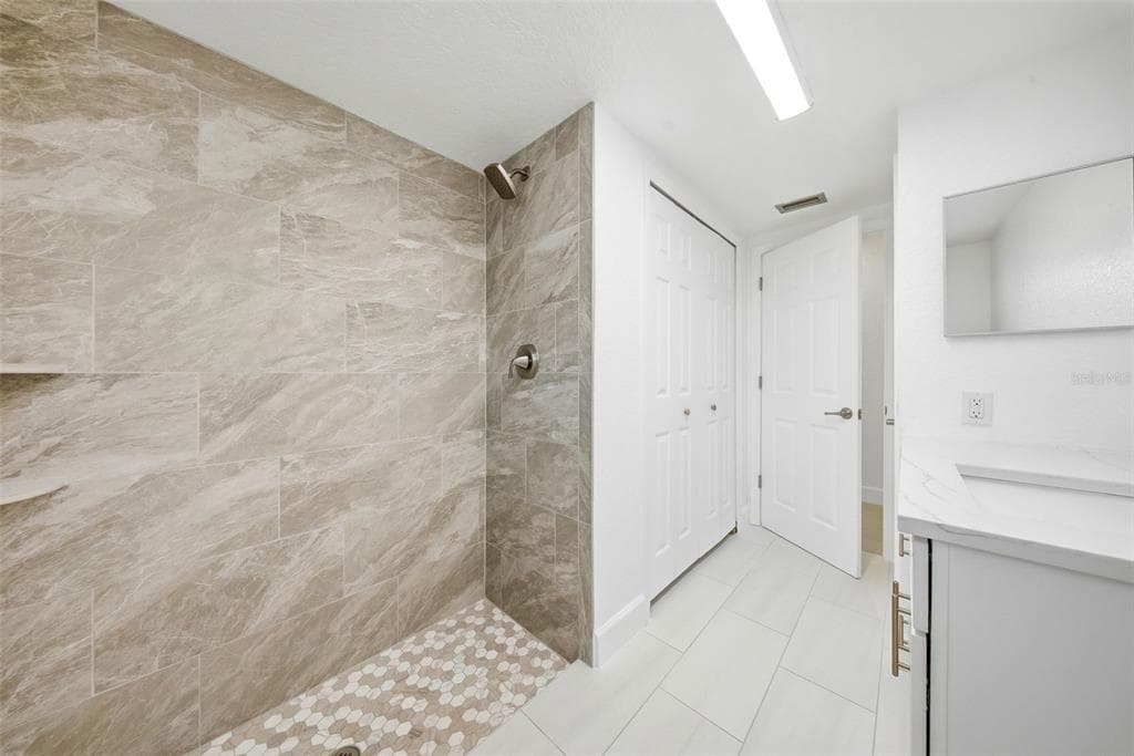 5040 GALLEON COURT photo 18