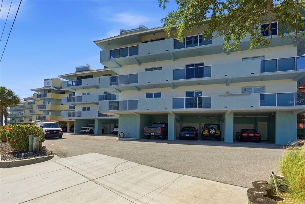 1100 PINELLAS BAYWAY S G2 photo 2