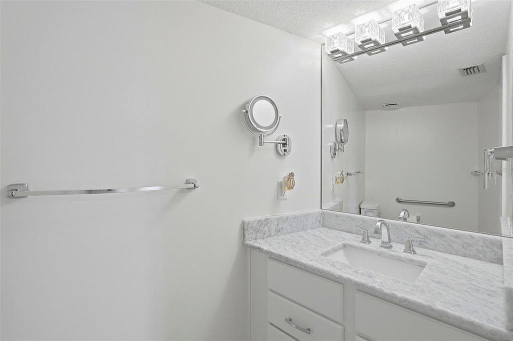 1100 PINELLAS BAYWAY S G2 photo 18