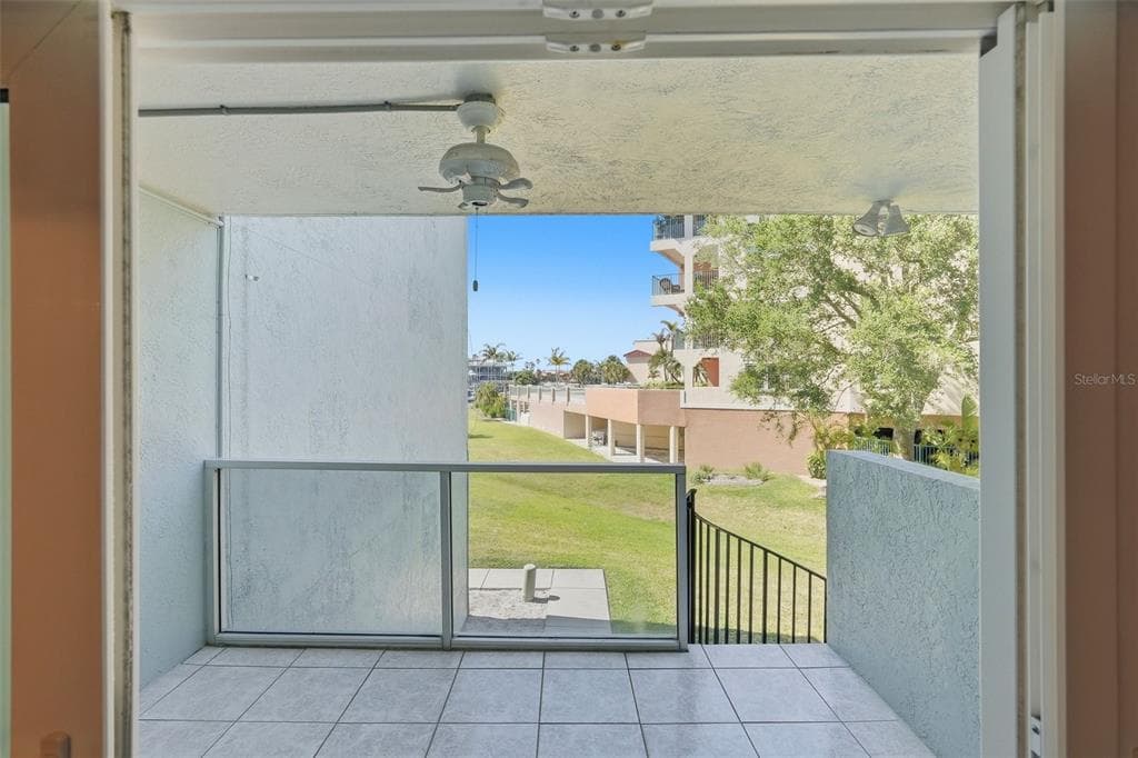 1100 PINELLAS BAYWAY S G2 photo 21