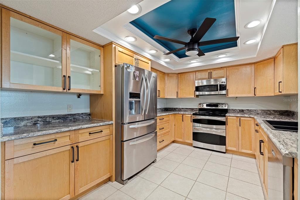 736 ISLAND WAY 504 photo 12
