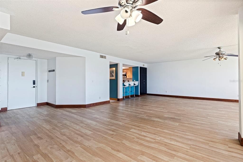 736 ISLAND WAY 504 photo 7