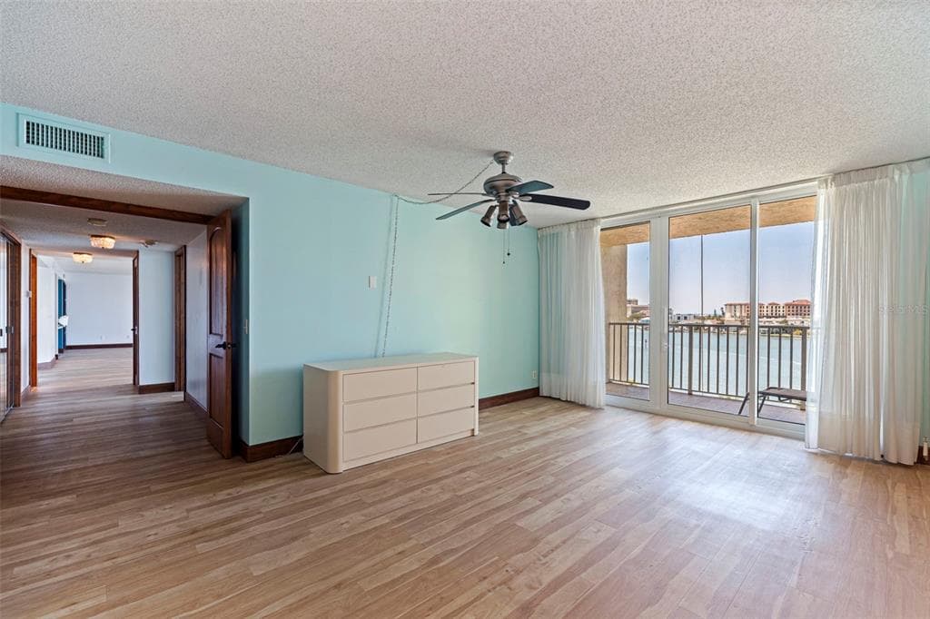 736 ISLAND WAY 504 photo 24