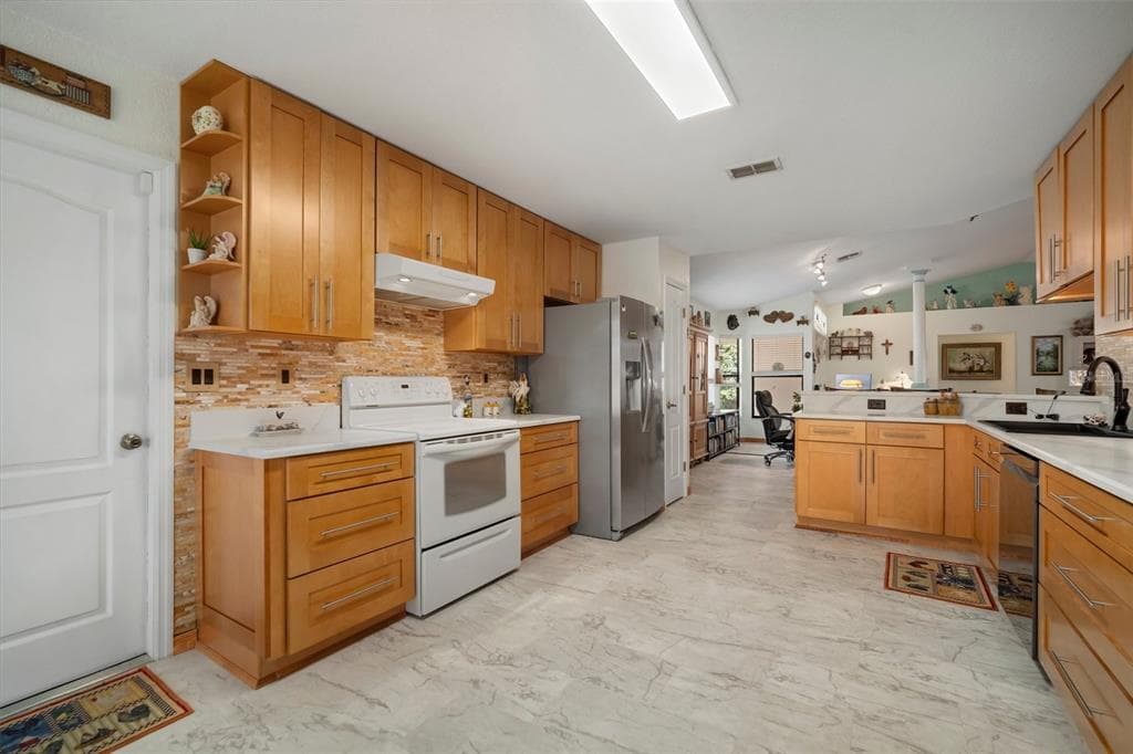 1472 IVYDALE ROAD photo 14
