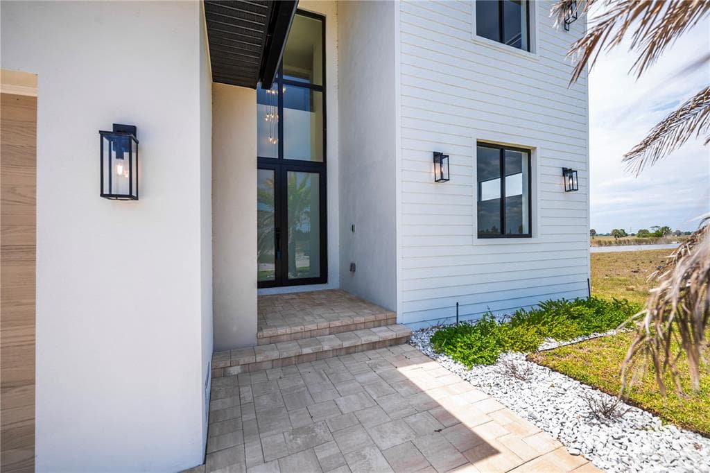 7 SUNFLOWER DRIVE photo 2