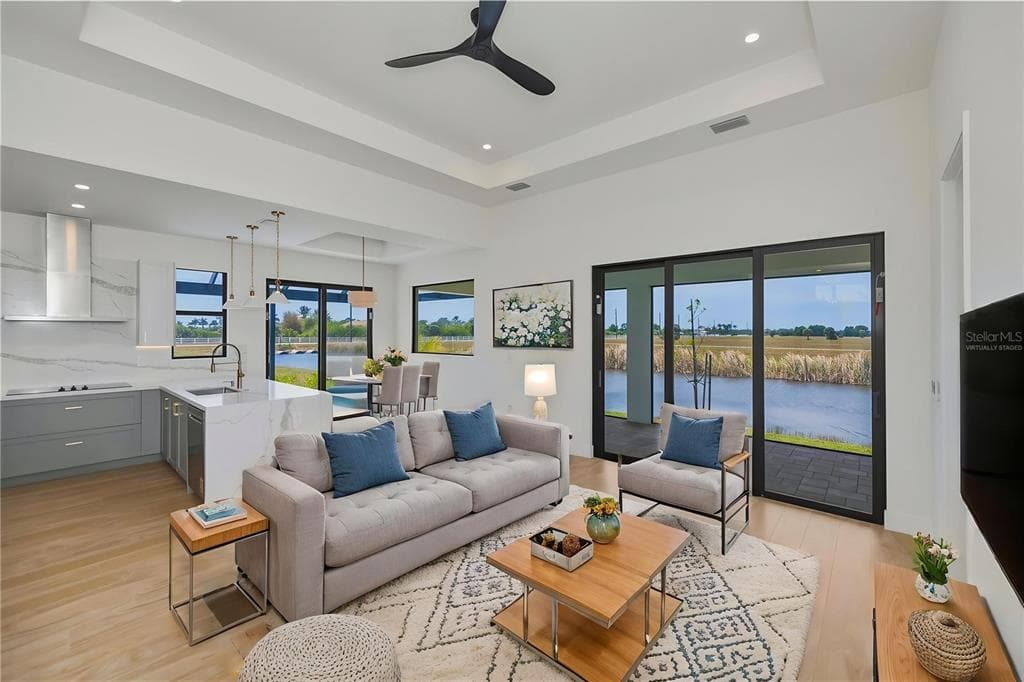 7 SUNFLOWER DRIVE photo 3