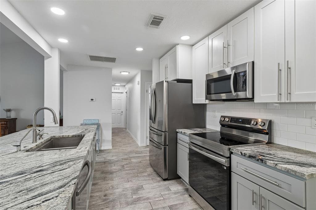 5440 LEAHY LANE photo 11