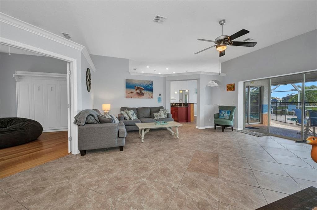9582 ARSIPE CIRCLE photo 15