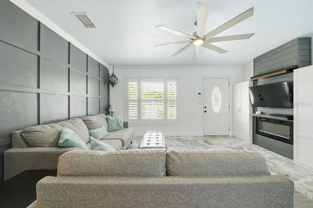 6901 17TH LANE N photo 5