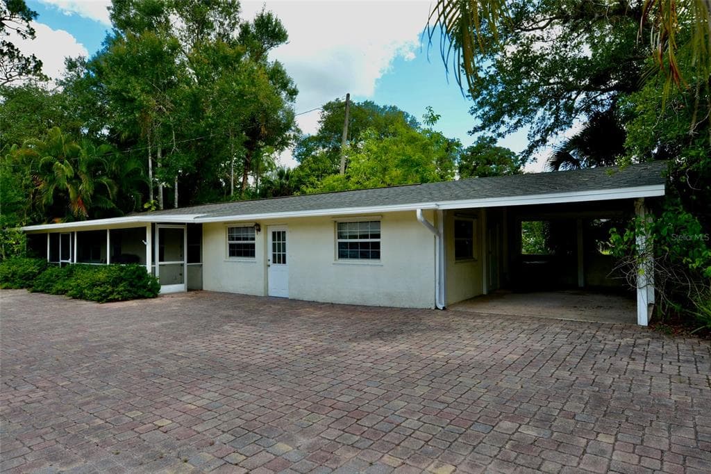 18220 ELMWOOD DRIVE photo 9