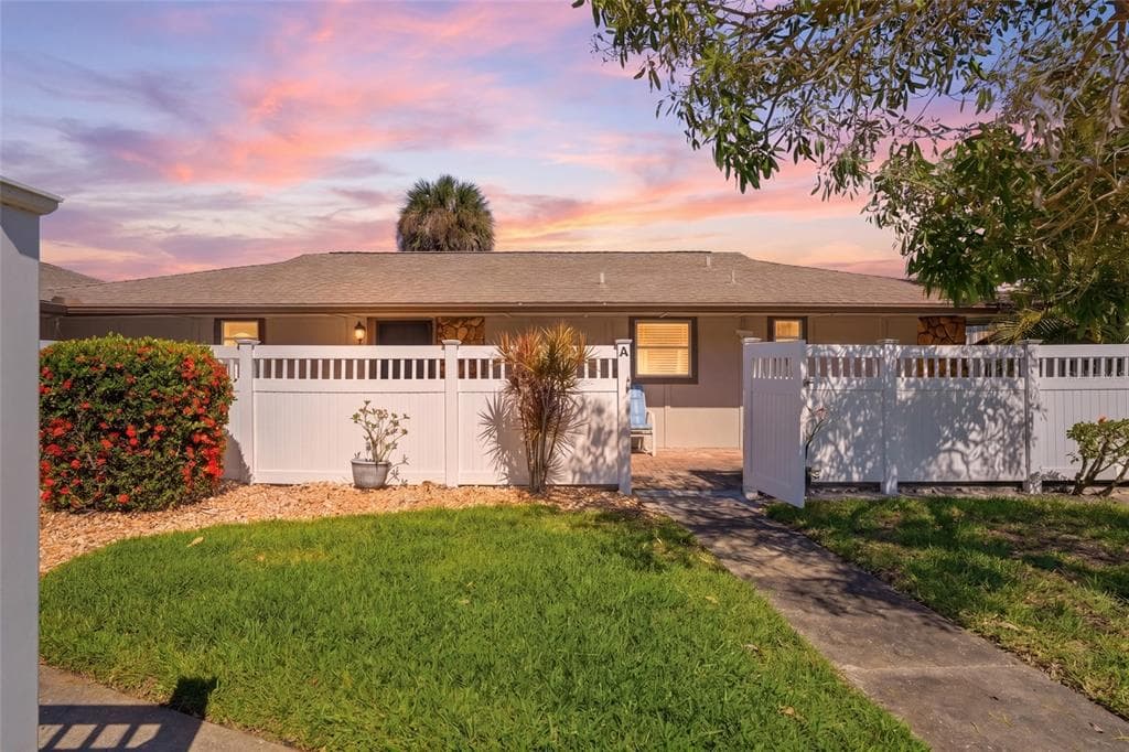 4289 ISLAND CIRCLE 1 photo 1