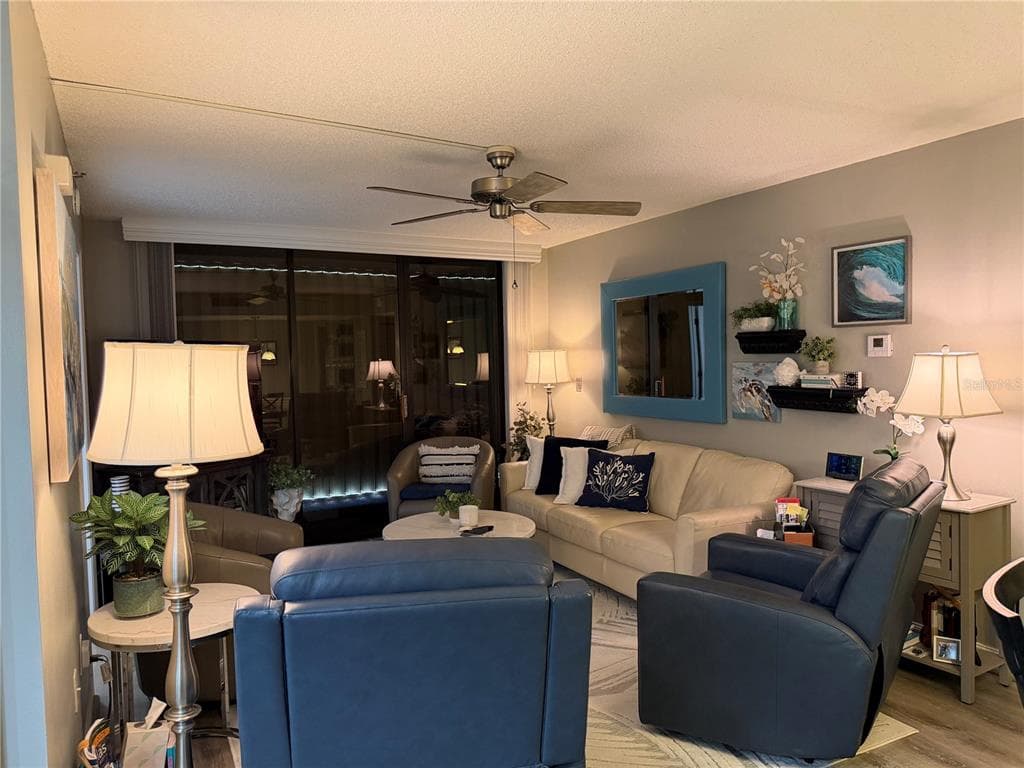 21405 OLEAN BOULEVARD 521 photo 4