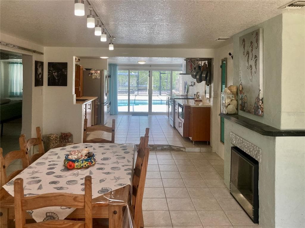 232 DARST AVENUE photo 4