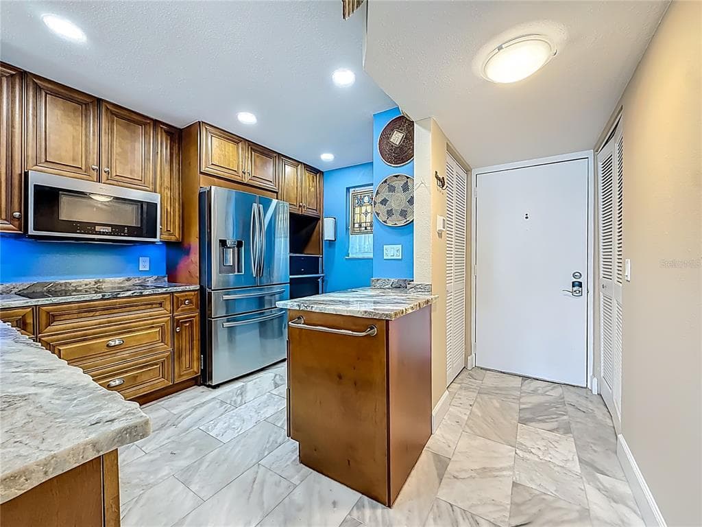 18304 GULF BOULEVARD 505 photo 2