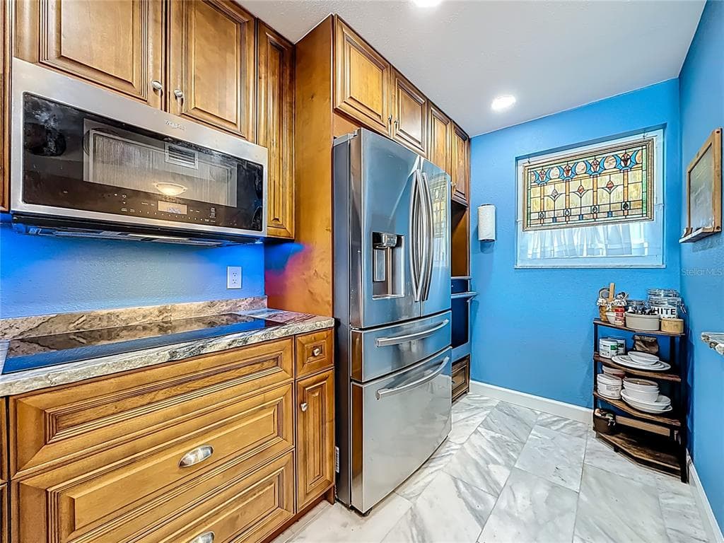 18304 GULF BOULEVARD 505 photo 8