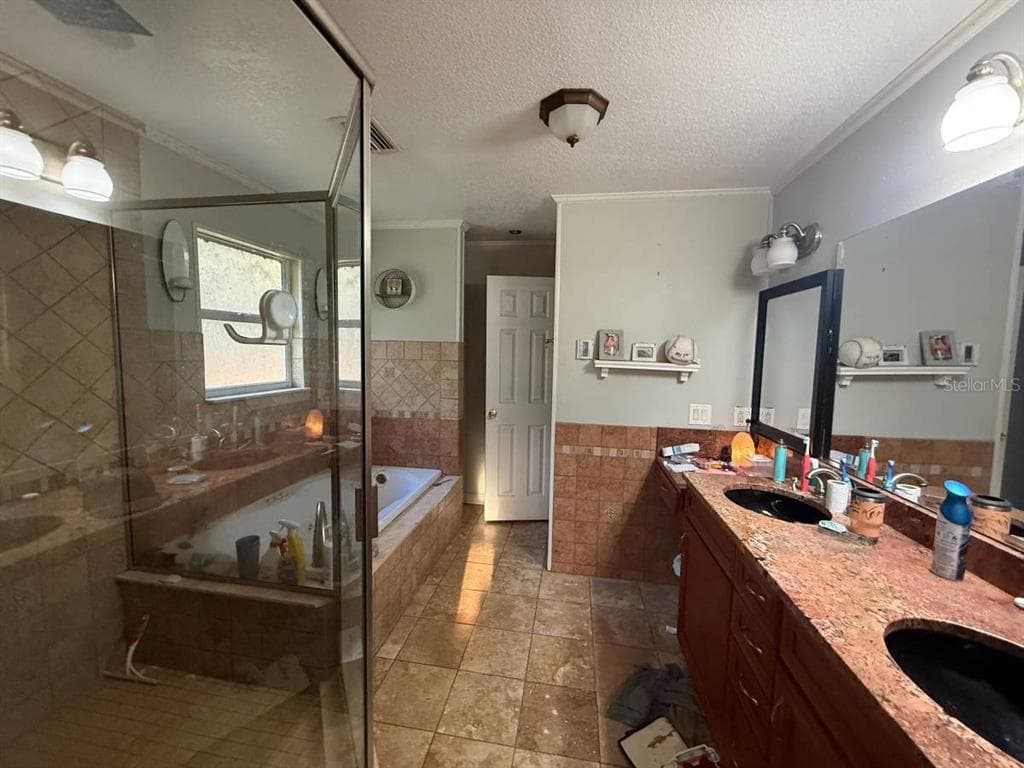 101 WALKER DRIVE photo 4