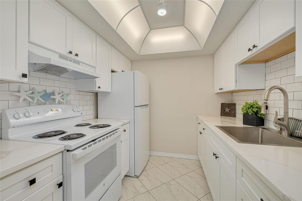 250 126TH AVENUE 104 photo 9