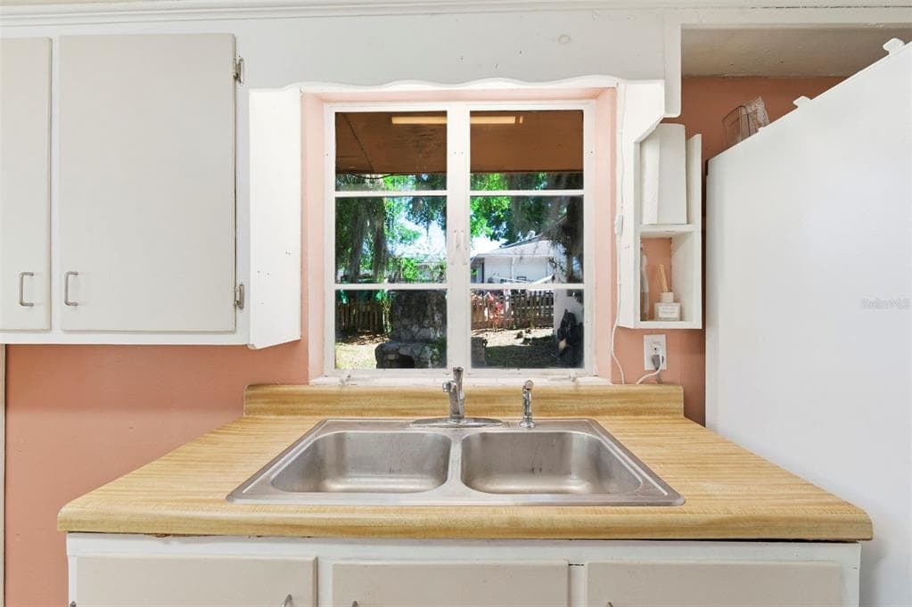 5651 MONROE STREET photo 20