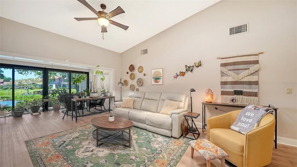 6048 WILSHIRE BOULEVARD 2 photo 7