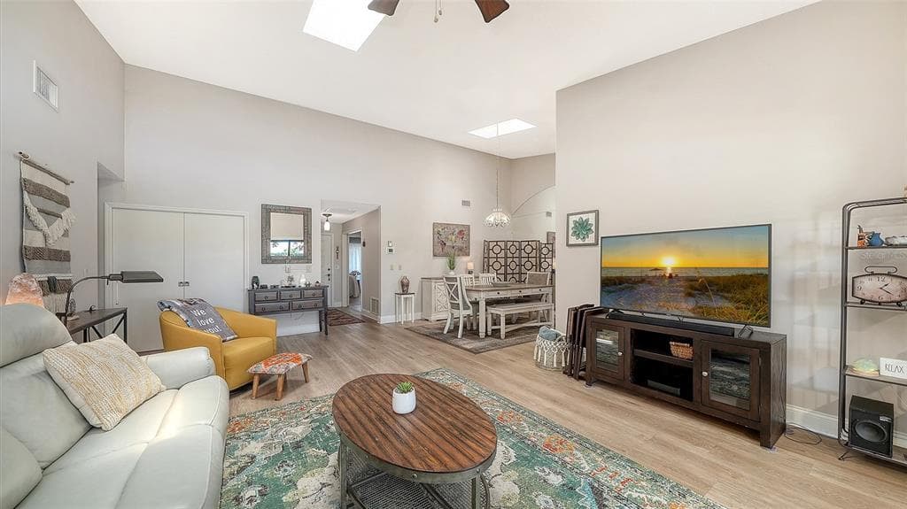 6048 WILSHIRE BOULEVARD 2 photo 8