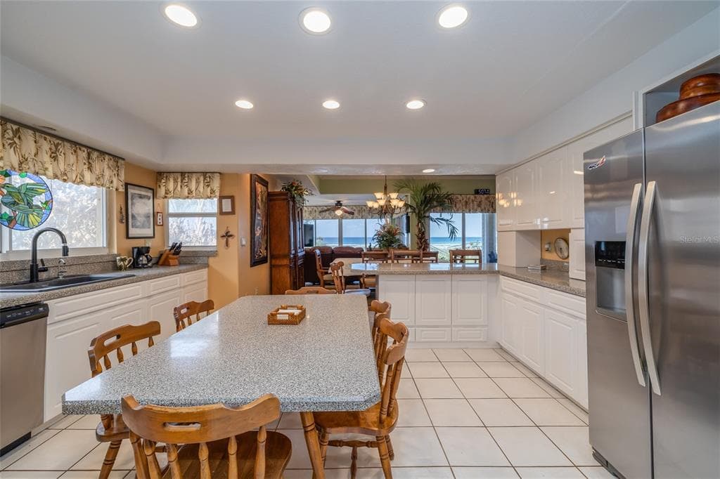 1413 N ATLANTIC AVENUE photo 5