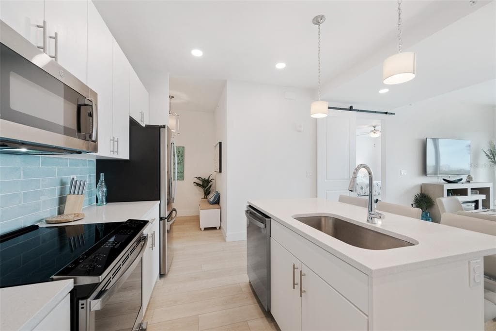 300 150TH AVENUE 510 photo 15
