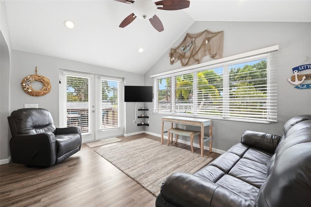 51 CYPRESS DRIVE photo 20