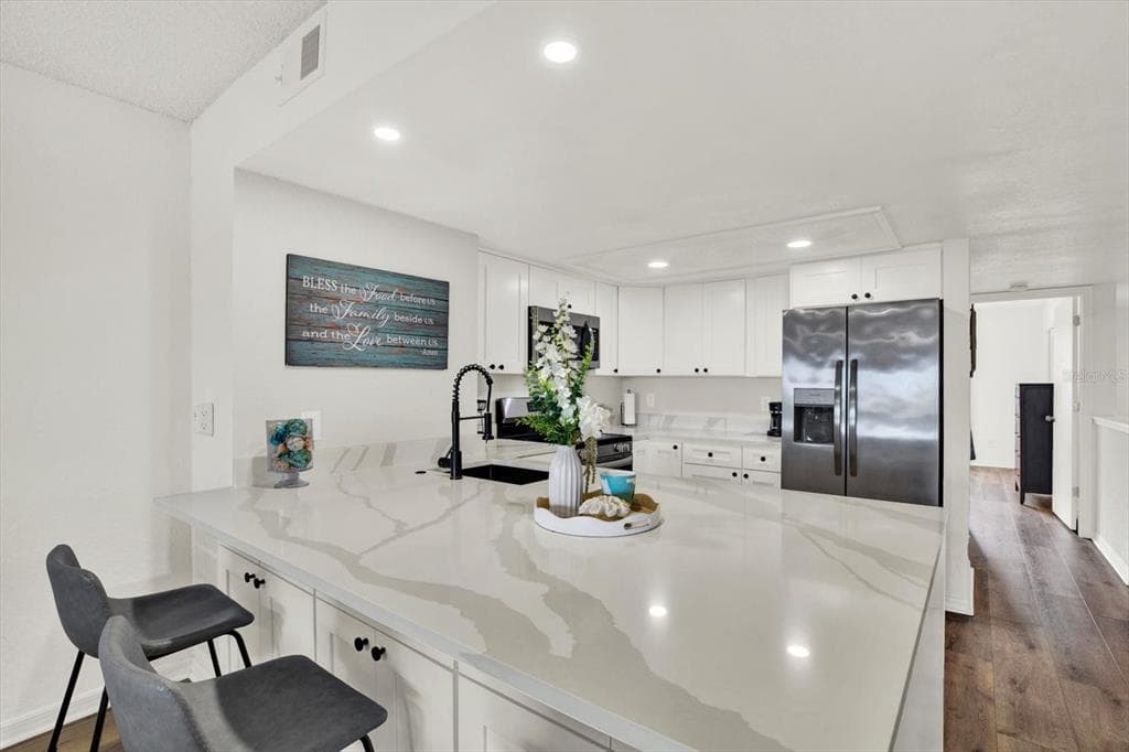 9472 TARA CAY COURT 2 photo 5