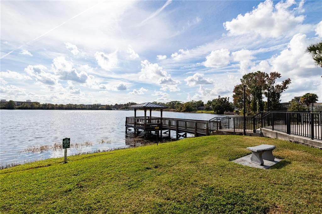 916 LAKE DESTINY ROAD E photo 19