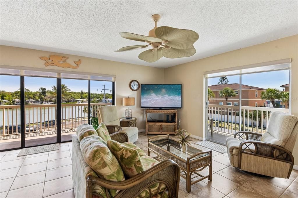 50 GULF BOULEVARD 301 photo 3