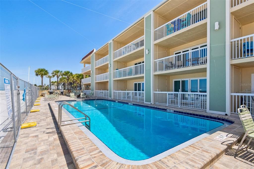 50 GULF BOULEVARD 301 photo 21