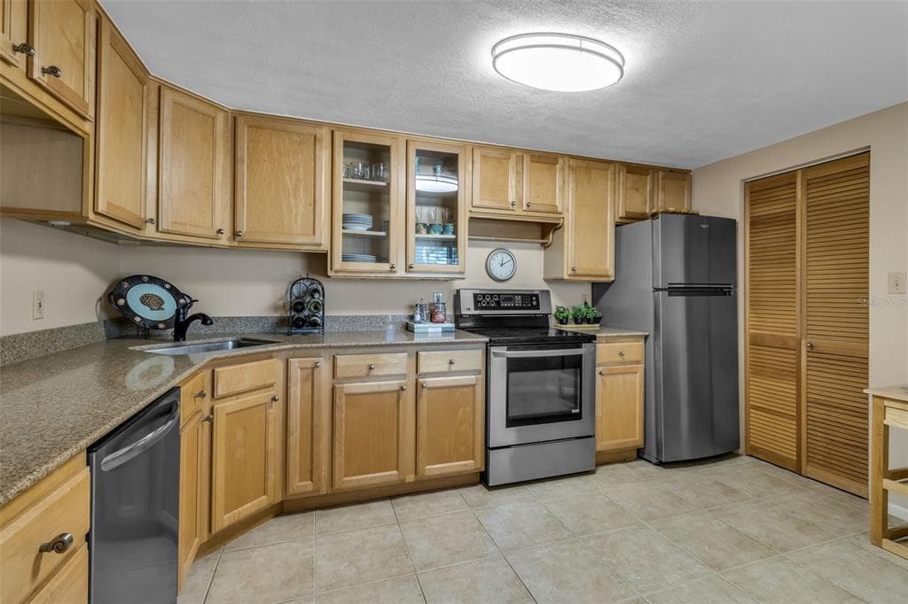448 GULF OF MEXICO DRIVE A205 photo 19
