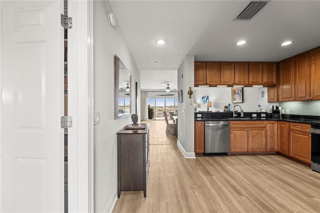 425 150TH AVENUE 2303 photo 12