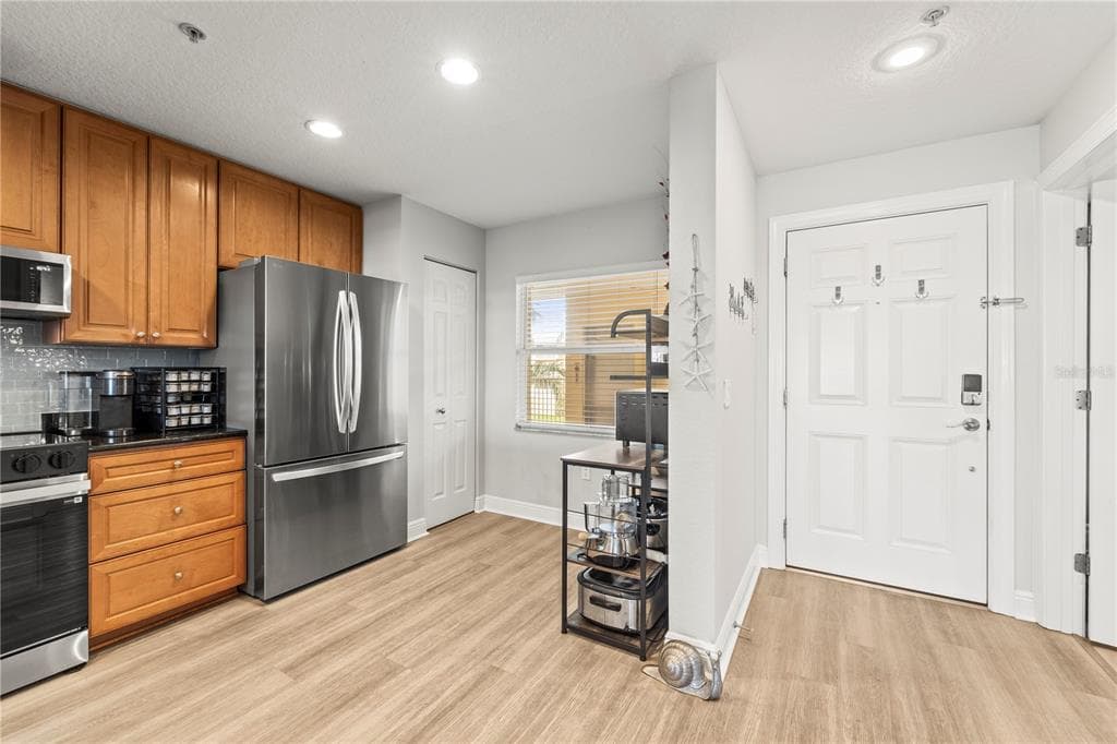 425 150TH AVENUE 2303 photo 7