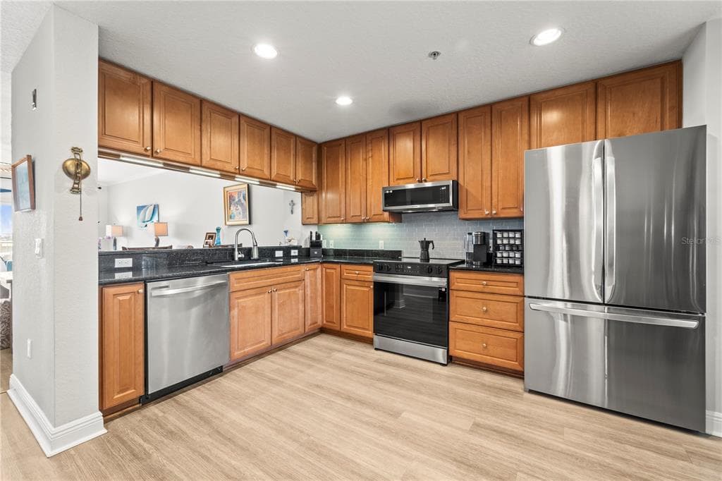 425 150TH AVENUE #2303 4