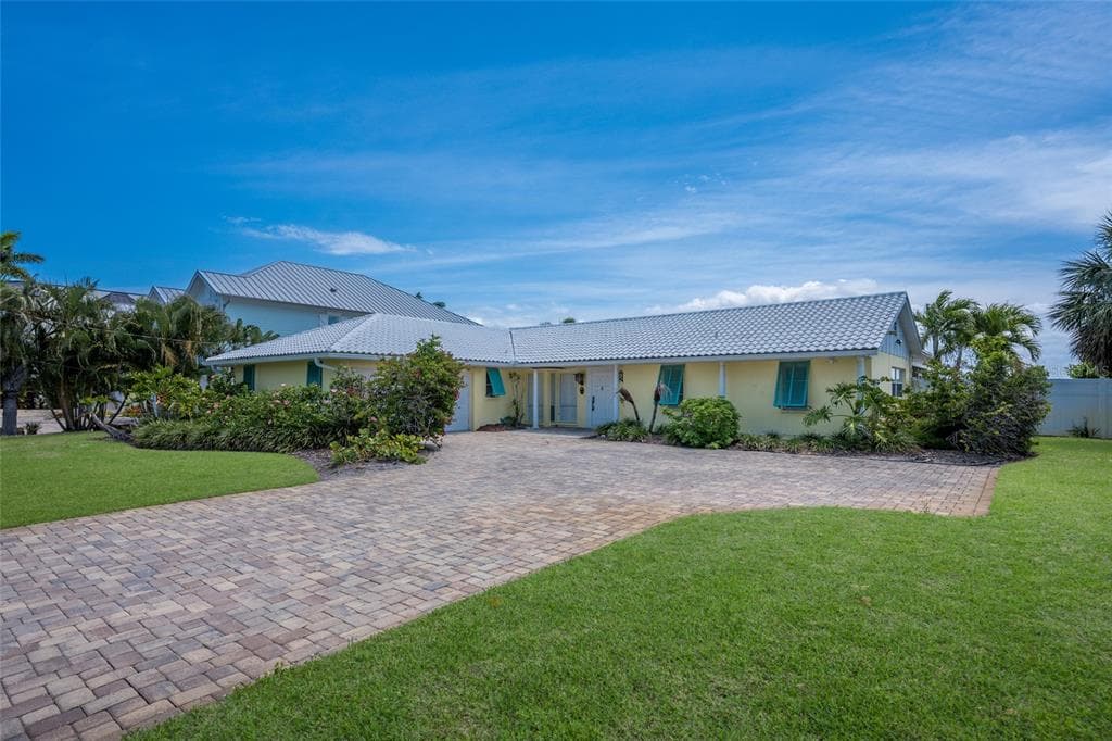 633 KEY ROYALE DRIVE photo 2