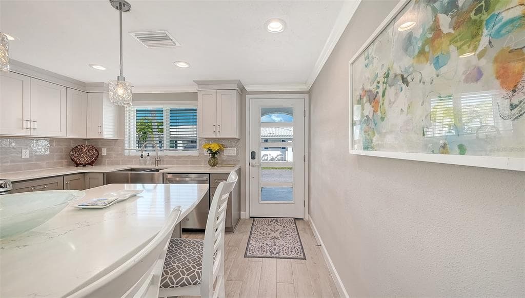 900 SPANISH DRIVE N photo 13