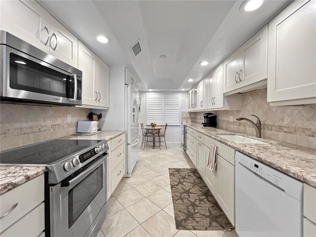 4325 GULF OF MEXICO DRIVE 305 photo 10