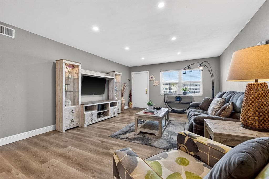 1893 SHORE DRIVE S #214 4