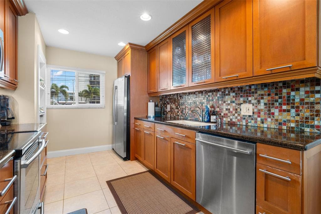 400 LARBOARD WAY 106 photo 16