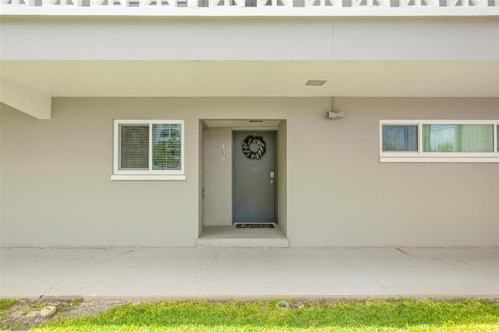 400 LARBOARD WAY 106 photo 4