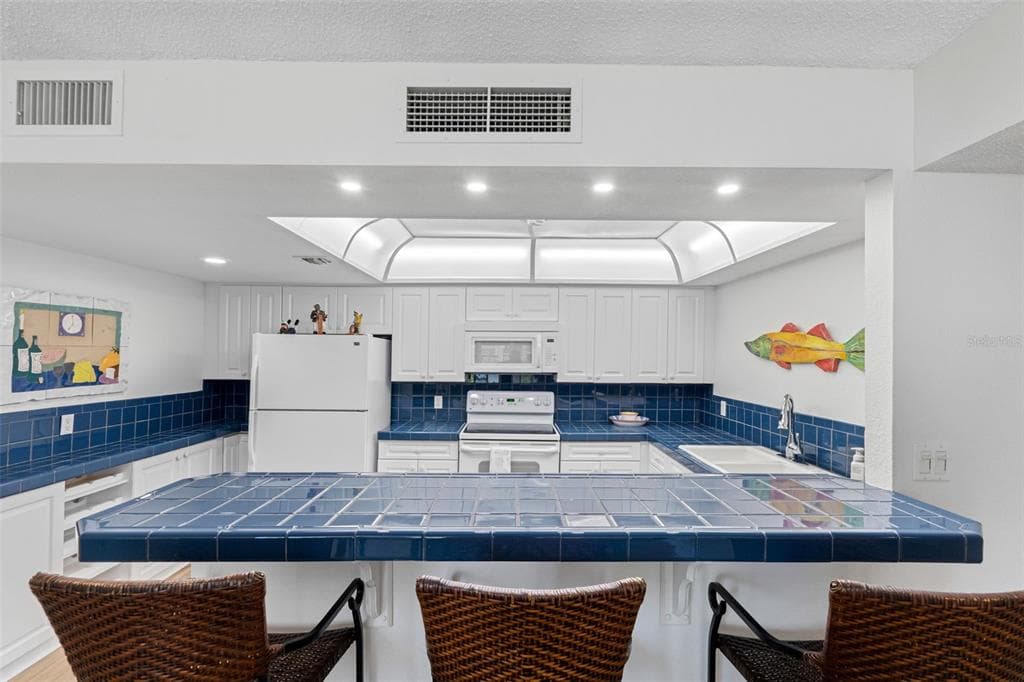 1400 GULF BOULEVARD 101 photo 6