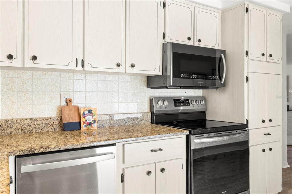 5041 BAY BOULEVARD photo 10