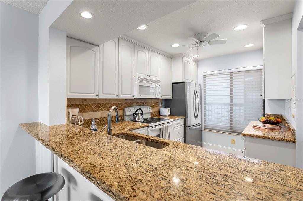 6104 PALMA DEL MAR BOULEVARD S 210 photo 17