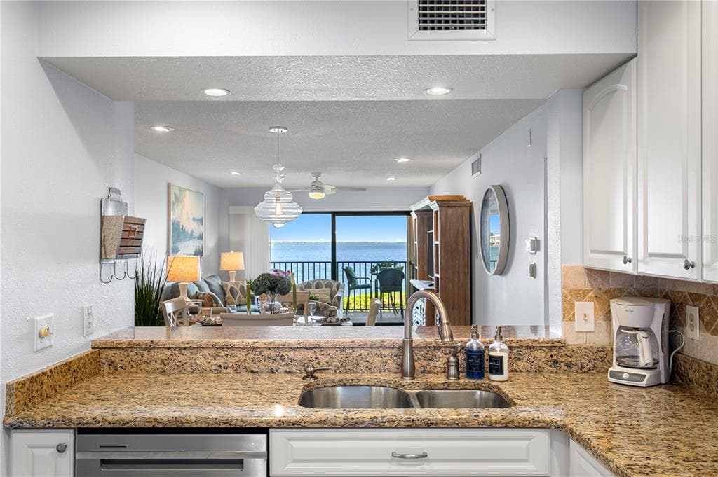 6104 PALMA DEL MAR BOULEVARD S 210 photo 20