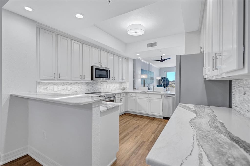 5100 JESSIE HARBOR DRIVE 304 photo 24